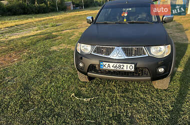 Пикап Mitsubishi L 200 2011 в 