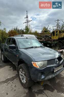 Пикап Mitsubishi L 200 2003 в Киеве