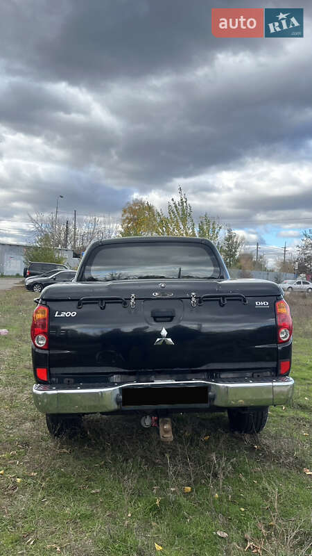 Пикап Mitsubishi L 200 2007 в Киеве