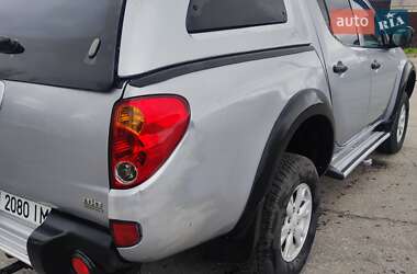 Пикап Mitsubishi L 200 2011 в 