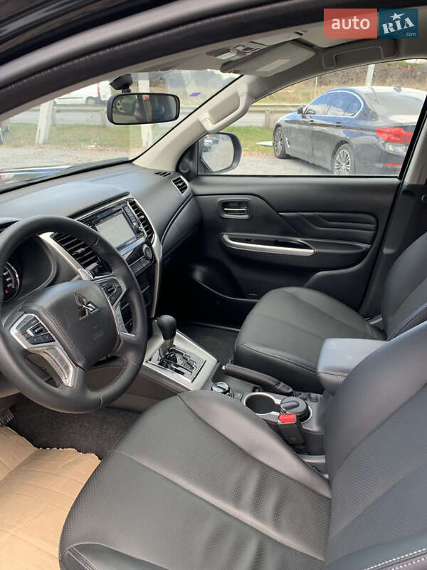 Пикап Mitsubishi L 200 2023 в Львове