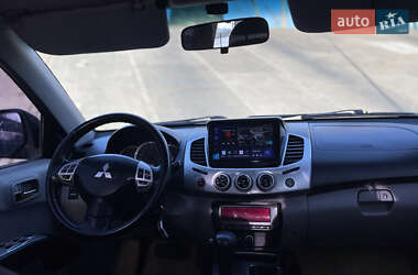 Пікап Mitsubishi L 200 2012 в 