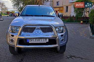 Пикап Mitsubishi L 200 2011 в 