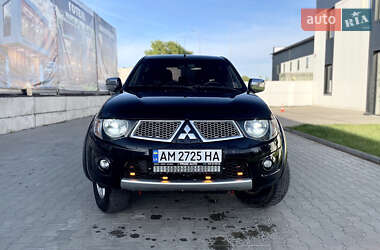 Пікап Mitsubishi L 200 2012 в 