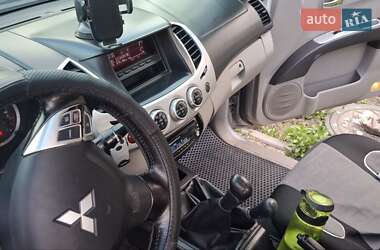 Пикап Mitsubishi L 200 2012 в 