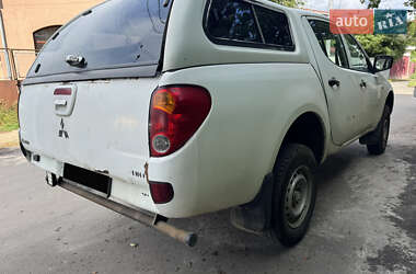 Пикап Mitsubishi L 200 2012 в 