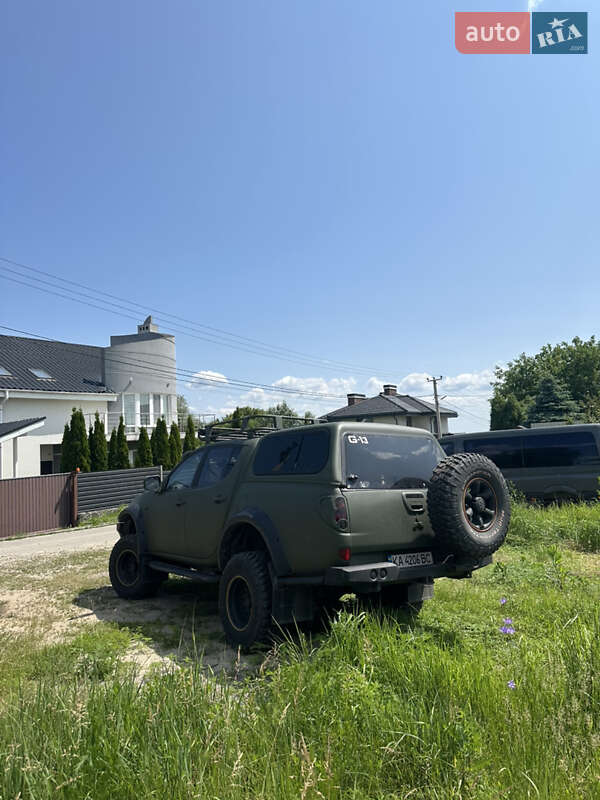 Пикап Mitsubishi L 200 2012 в Киеве