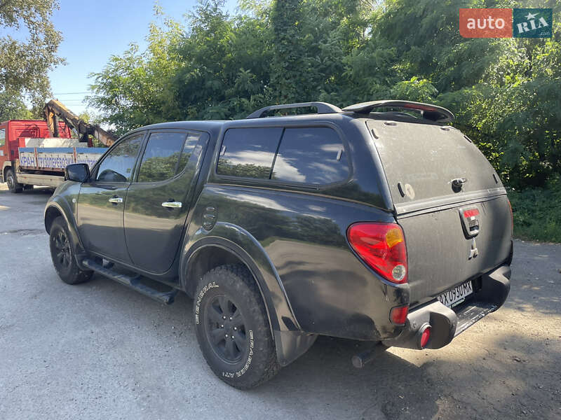 Пикап Mitsubishi L 200 2011 в Киеве