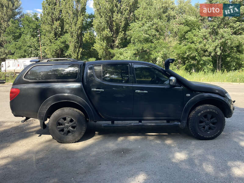 Пикап Mitsubishi L 200 2011 в Киеве
