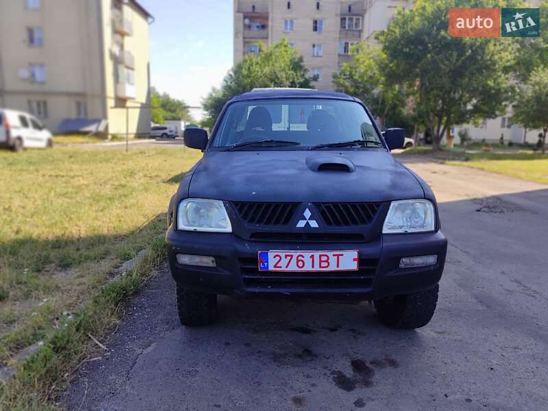 Mitsubishi L 200 2005