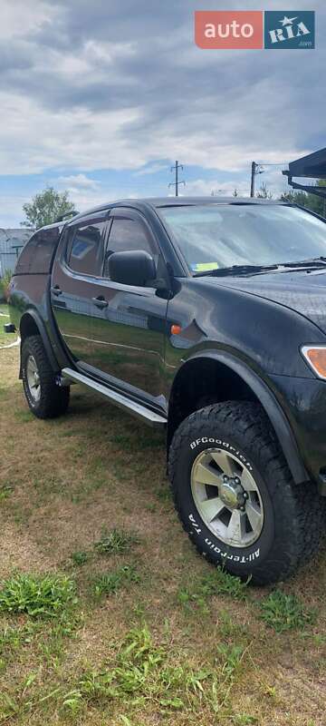 Пикап Mitsubishi L 200 2007 в Новояворовске