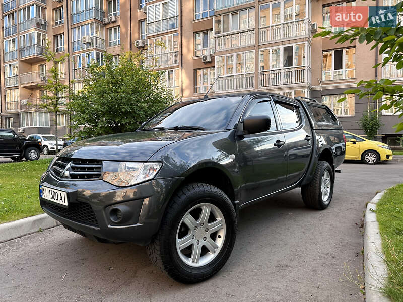 Пикап Mitsubishi L 200 2013 в Киеве