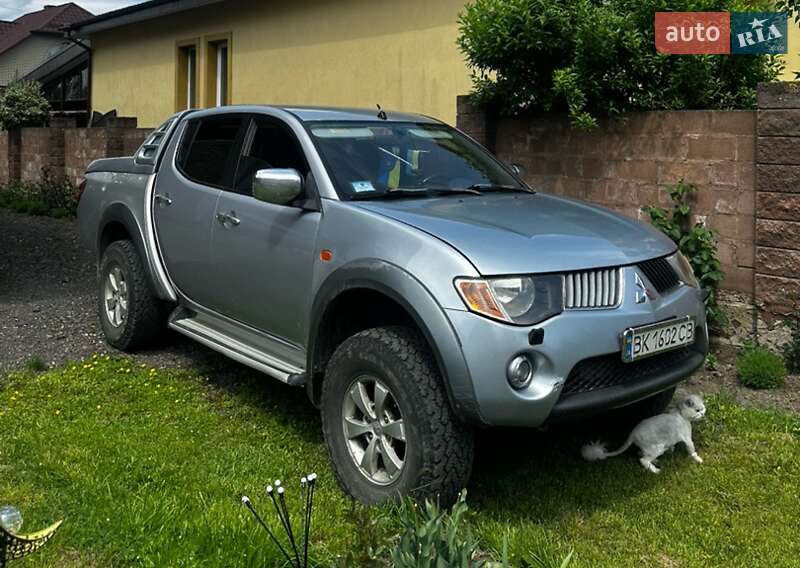 Mitsubishi L 200 2008