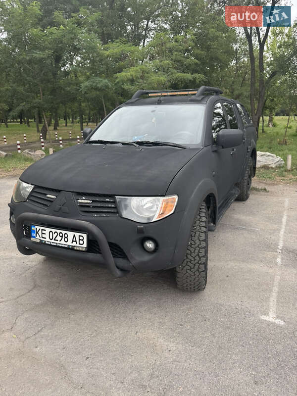 Mitsubishi L 200 2008