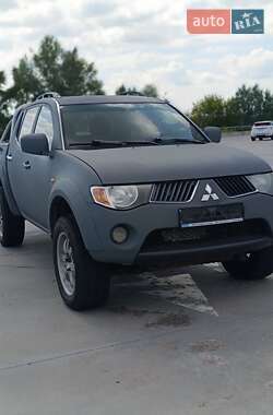 Пикап Mitsubishi L 200 2007 в Киеве