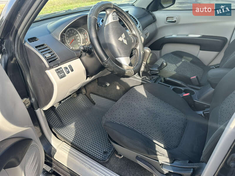 Пикап Mitsubishi L 200 2011 в Полтаве
