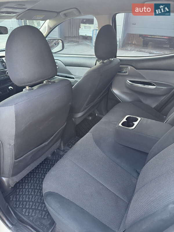 Пикап Mitsubishi L 200 2016 в Харькове фото 16 Пикап Mitsubishi L 200 2016 в Харькове