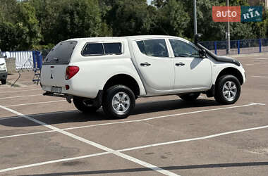 Пикап Mitsubishi L 200 2012 в 