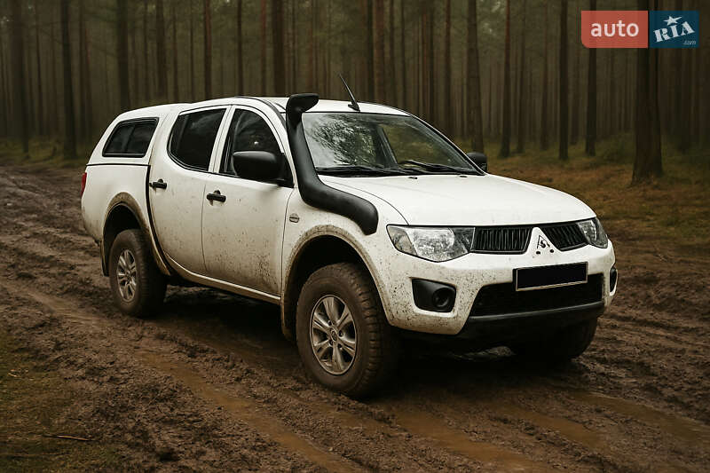 Mitsubishi L 200 2012