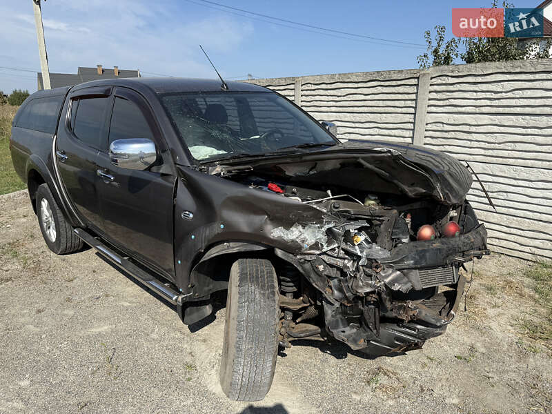 Пикап Mitsubishi L 200 2014 в Киеве