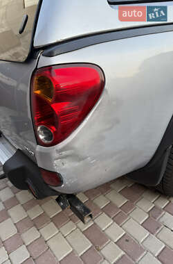 Пикап Mitsubishi L 200 2011 в 
