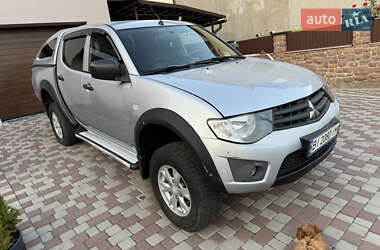 Пикап Mitsubishi L 200 2011 в 