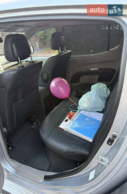 Пикап Mitsubishi L 200 2011 в 