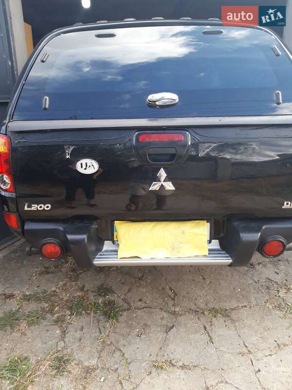 Пикап Mitsubishi L 200 2011 в Сарате