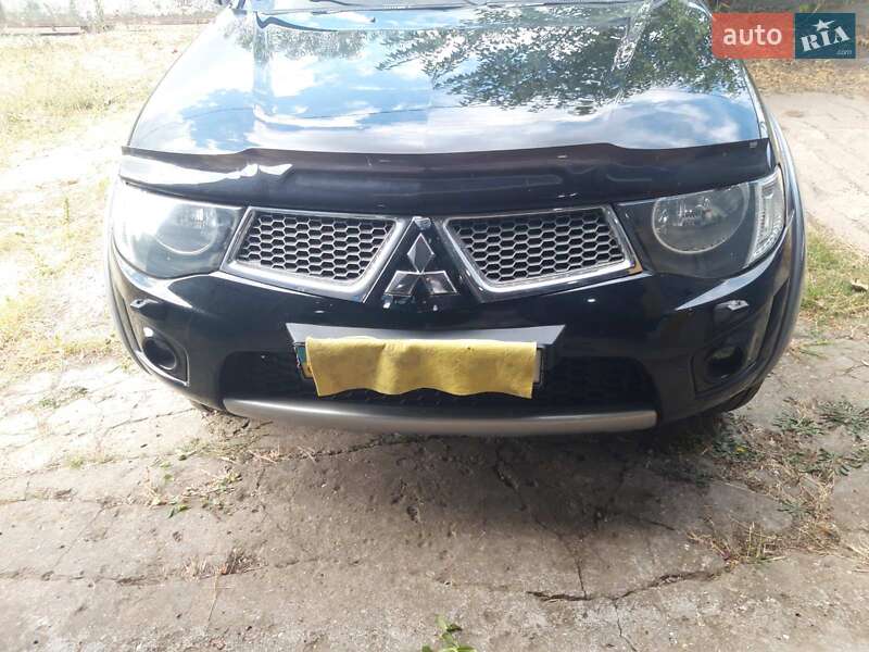 Пикап Mitsubishi L 200 2011 в Сарате
