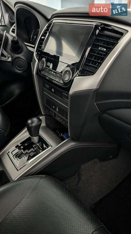 Пикап Mitsubishi L 200 2019 в Киеве