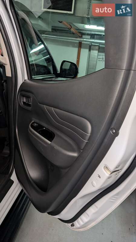 Пикап Mitsubishi L 200 2019 в Киеве