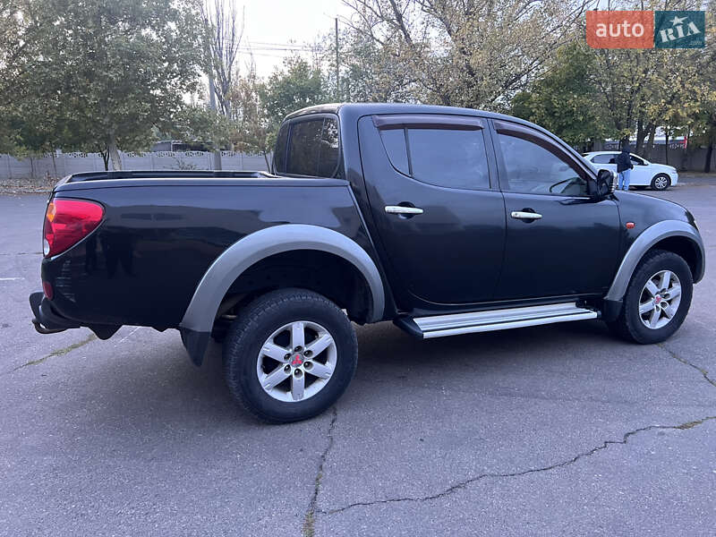 Пикап Mitsubishi L 200 2009 в 