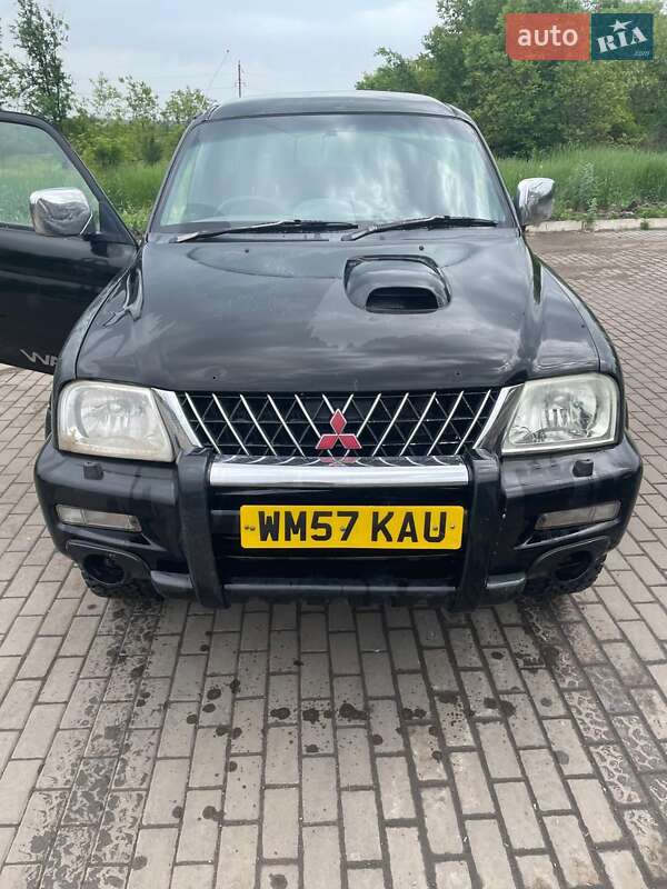 Mitsubishi L 200 2006