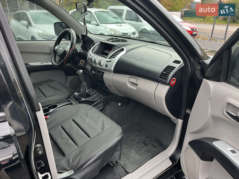 Пікап Mitsubishi L 200 2011 в Кропивницькому