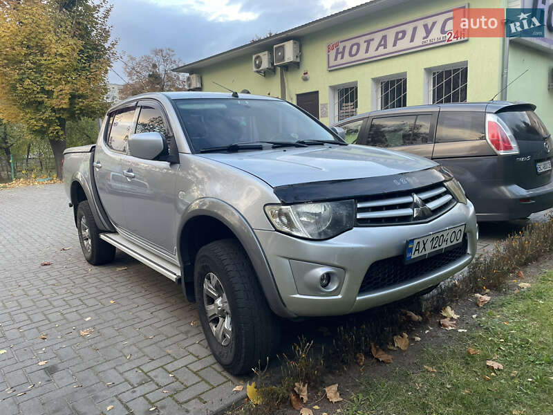 Пикап Mitsubishi L 200 2011 в Шептицькому