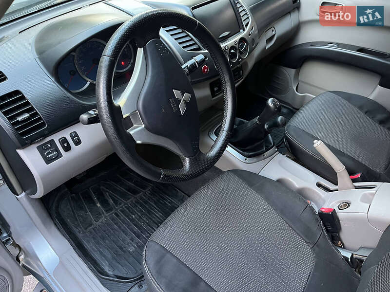 Пикап Mitsubishi L 200 2007 в Новомосковске фото 14 Пикап Mitsubishi L 200 2007 в Новомосковске