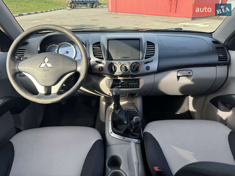 Пикап Mitsubishi L 200 2007 в Киеве