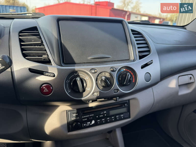 Пикап Mitsubishi L 200 2007 в Киеве