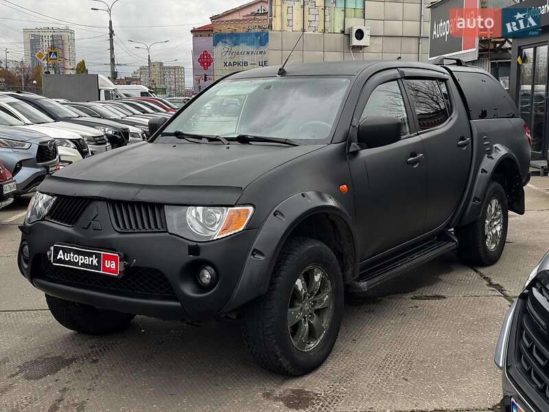 Mitsubishi L 200 2009
