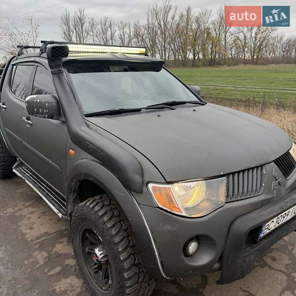 Пікап Mitsubishi L 200 2007 в Харкові