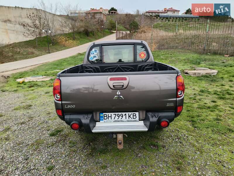 Пикап Mitsubishi L 200 2012 в Одессе фото 12 Пикап Mitsubishi L 200 2012 в Одессе