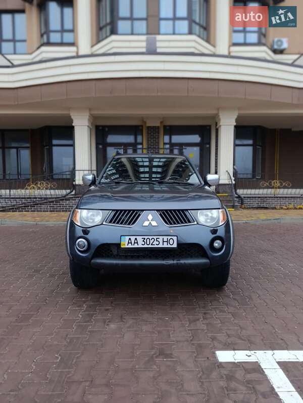 Пікап Mitsubishi L 200 2008 в Києві
