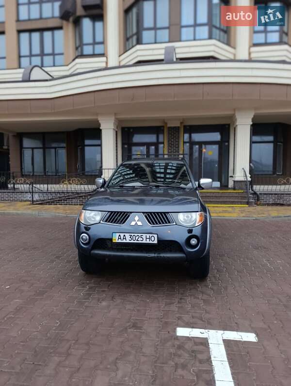 Пікап Mitsubishi L 200 2008 в Києві