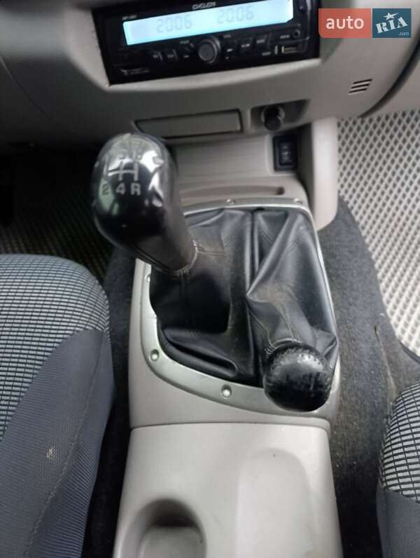 Пікап Mitsubishi L 200 2008 в Києві