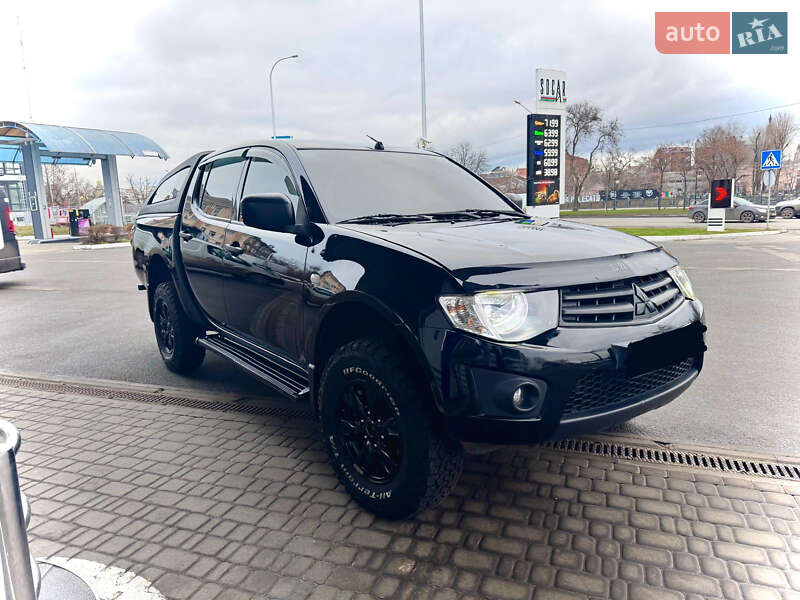 Пікап Mitsubishi L 200 2010 в Харкові фото 2 Пікап Mitsubishi L 200 2010 в Харкові