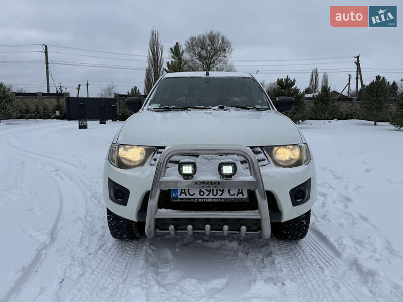 Mitsubishi L 200 2013