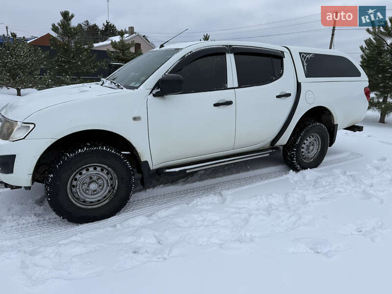 Пікап Mitsubishi L 200 2013 в Луцьку фото 5 Пікап Mitsubishi L 200 2013 в Луцьку