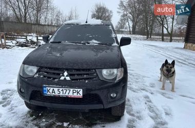 Пикап Mitsubishi L 200 2015 в Киеве