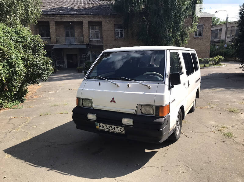 Минивэн Mitsubishi L 300 1997 в Киеве