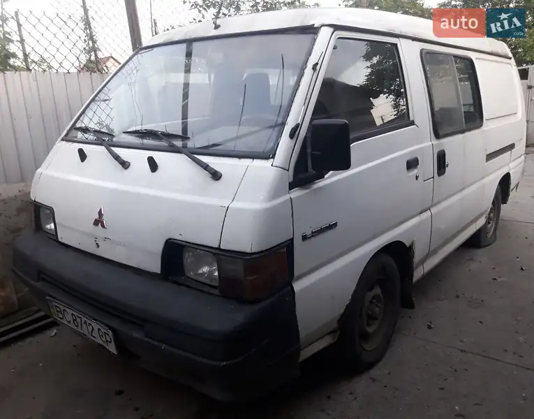 Mitsubishi L 300